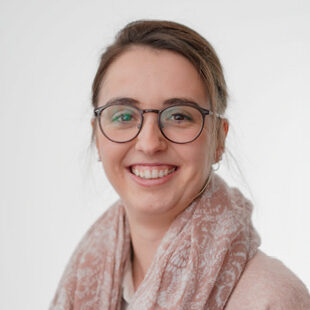 Porträtbild Jasmin Tanner
